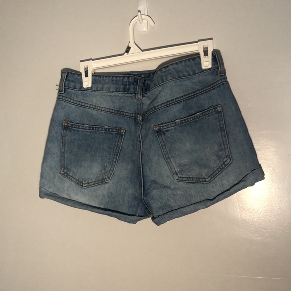 High waisted distressed denim shorts - Picture 2 of 4